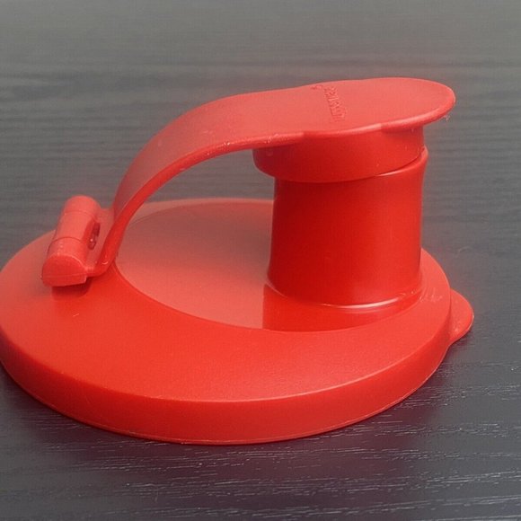 Tupperware Flip-Top Seal for 16 oz. Straight-Sided Tumbler Cups Red Lid 5513 - Picture 5 of 9